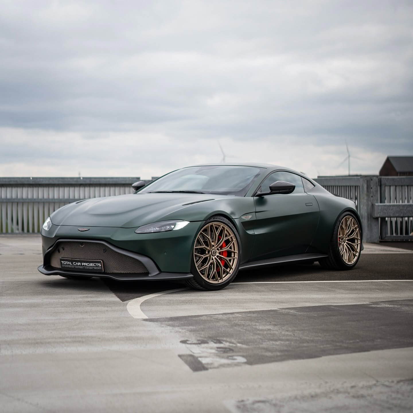 Aston Martin Vantage
